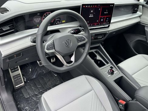 New 2026 Volkswagen Tiguan SE R-Line AWD/4WD image 10