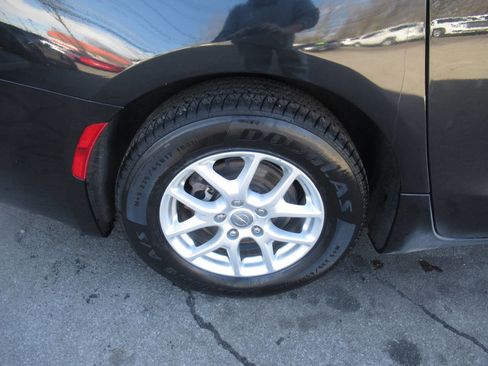 Used 2020 Chrysler Voyager Lxi image 5