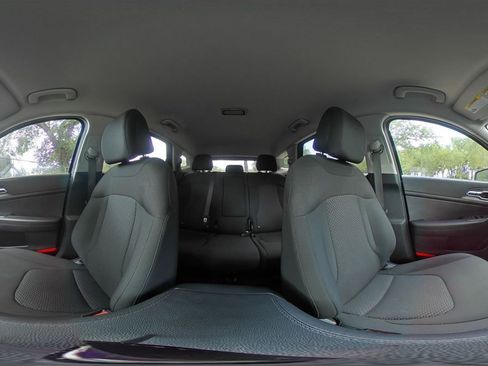 Used 2025 Kia Sportage LX AWD/4WD image 39
