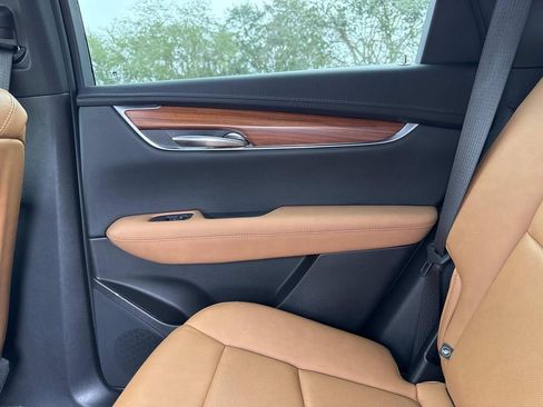 Certified 2022 Cadillac XT5 Premium Luxury image 15