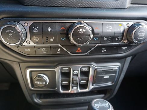 Used 2018 Jeep Wrangler Unlimited Sport S AWD/4WD image 11