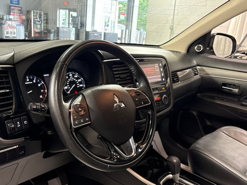 Used 2019 Mitsubishi Outlander SEL AWD/4WD image 15
