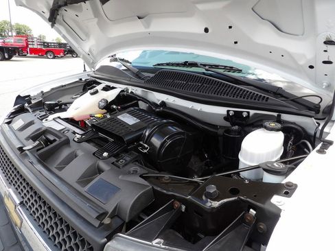 Used 2020 Chevrolet Express 2500 w/ Driver Convenience Package image 39