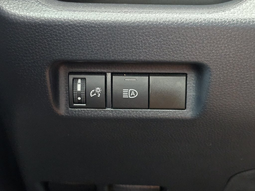 Used 2023 Toyota RAV4 XLE FWD image 32