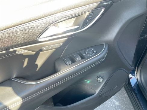 Used 2021 Buick Envision Essence image 22