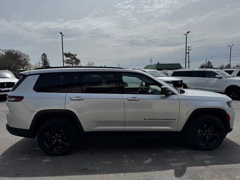 Used 2024 Jeep Grand Cherokee L Limited w/ Luxury Tech Group II AWD/4WD image 7