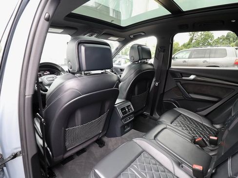 Used 2018 Audi SQ5 Prestige w/ Prestige Package image 38