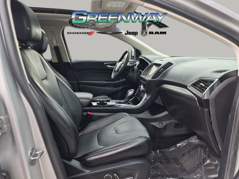Used 2018 Ford Edge Titanium w/ Equipment Group 301A FWD image 25