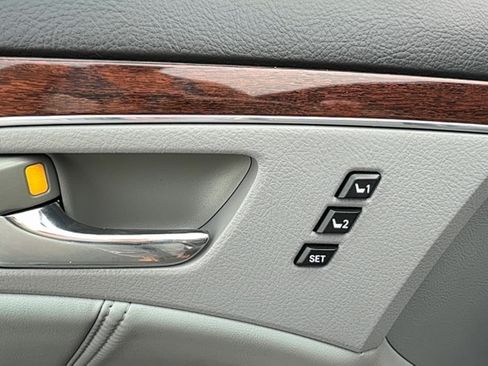Used 2008 Toyota Avalon Limited FWD image 12