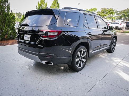 Used 2025 Honda Pilot Touring image 11
