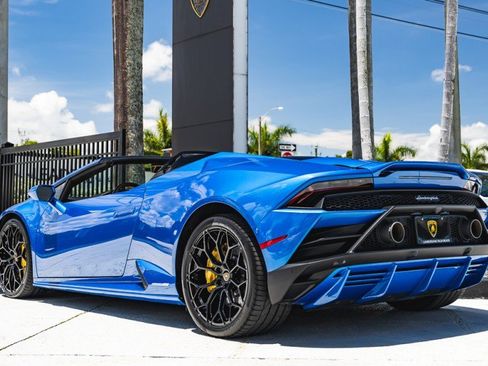 Used 2023 Lamborghini Huracan EVO AWD/4WD image 6