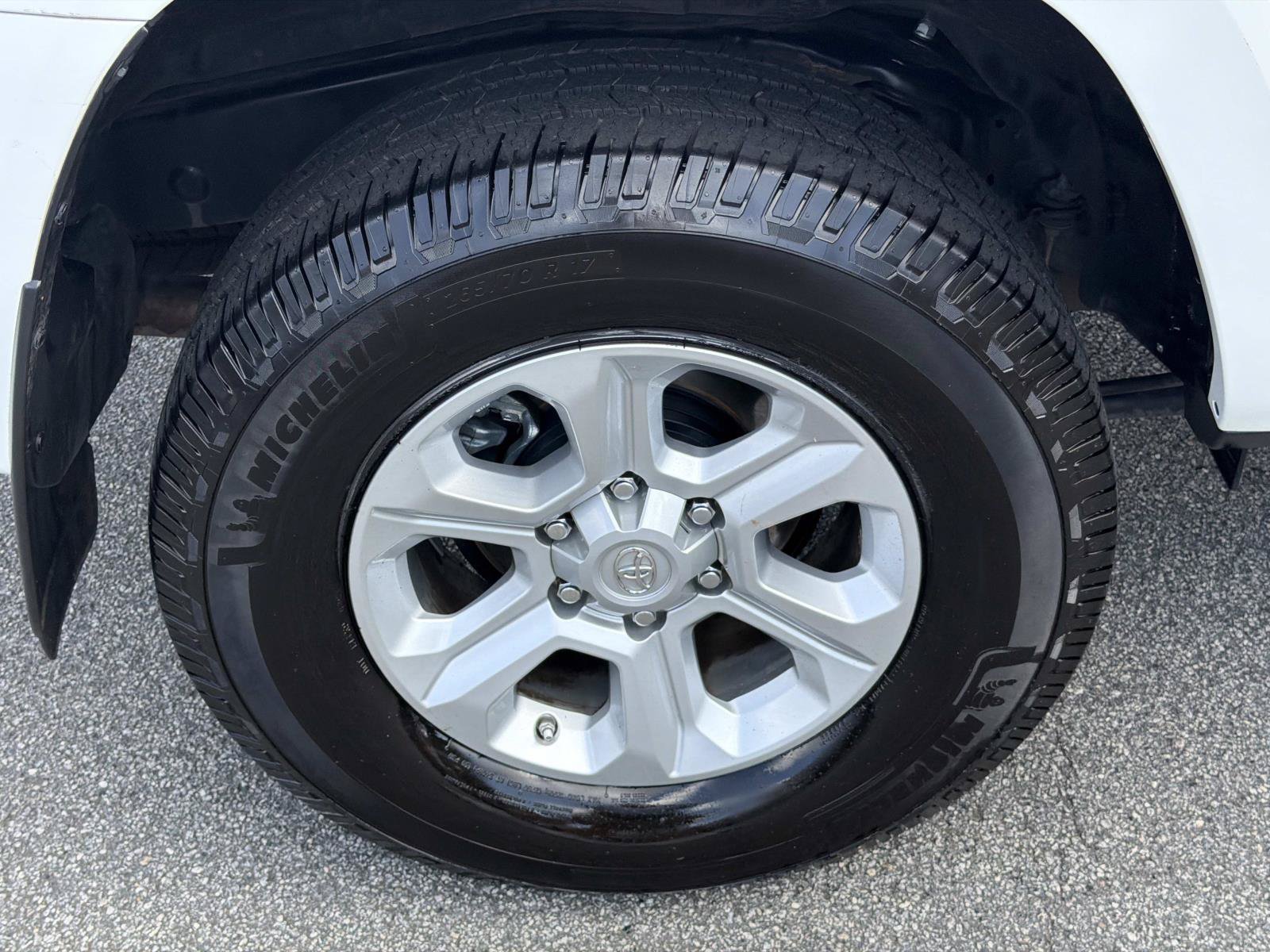 Used 2020 Toyota 4Runner SR5 Premium AWD/4WD image 18