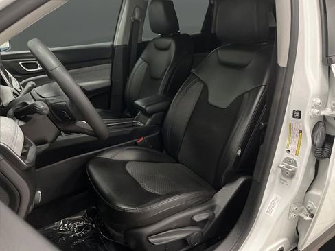 Used 2022 Jeep Compass Latitude image 4