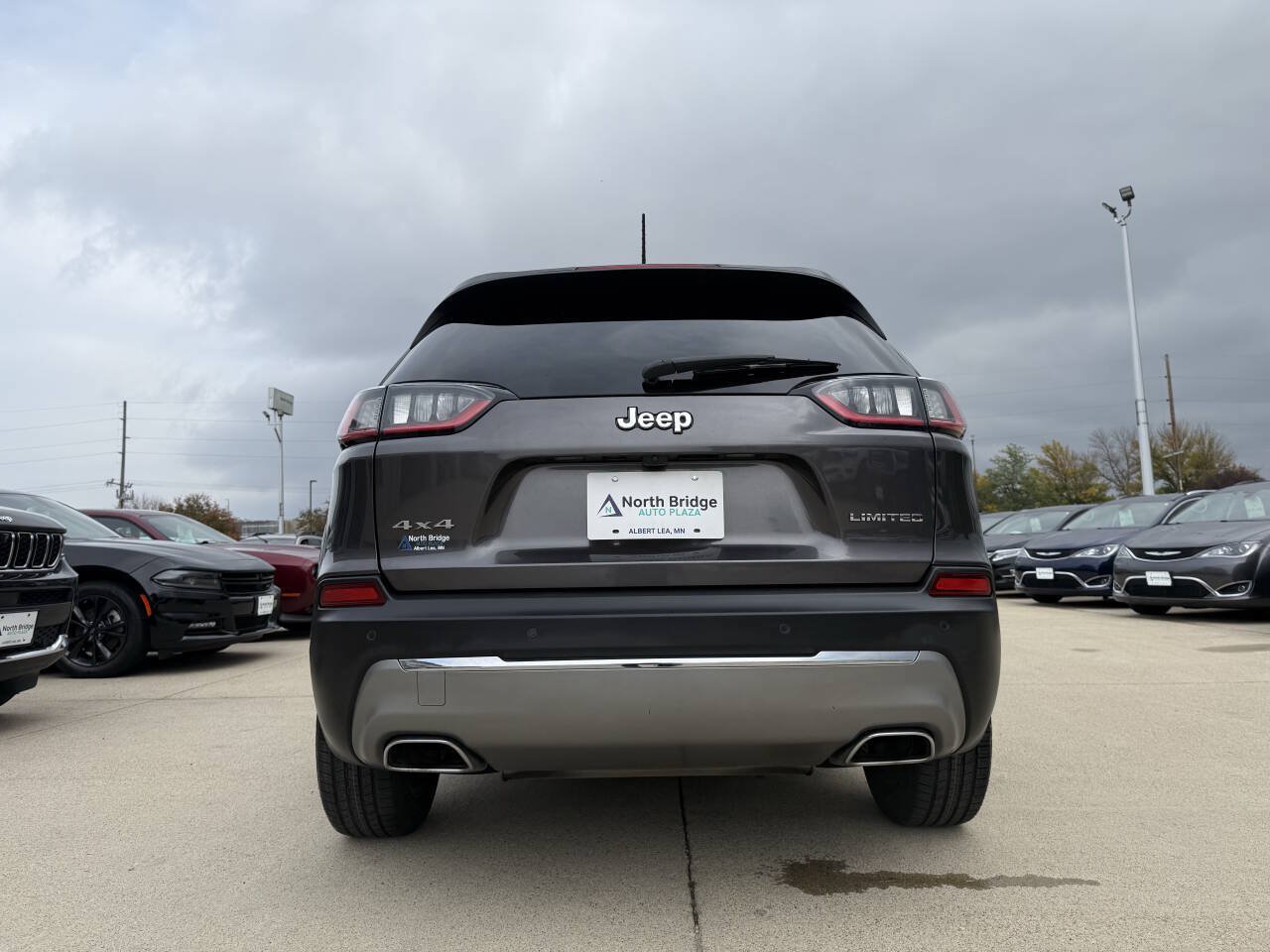 Used 2021 Jeep Cherokee Limited AWD/4WD image 30