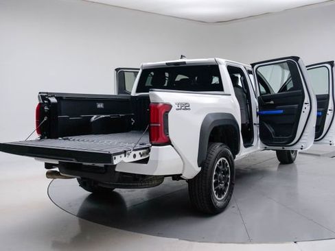 Used 2024 Toyota Tacoma TRD Off-Road image 21