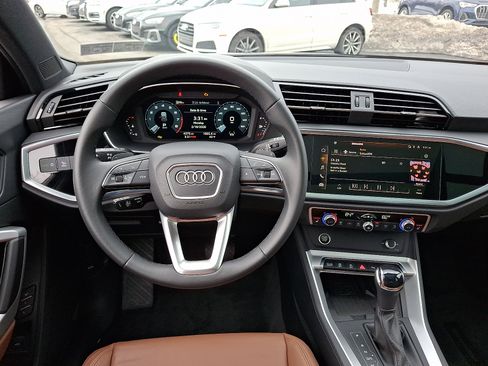Used 2025 Audi Q3 2.0T Premium w/ Convenience Package image 12