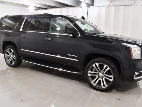 Used 2017 GMC Yukon XL Denali w/ Open Road Package AWD/4WD image 5