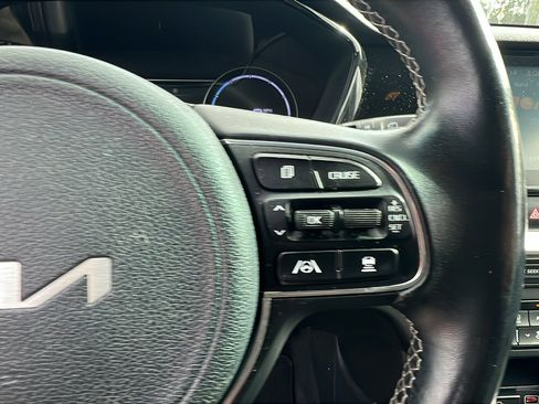 Used 2022 Kia Niro EX w/ Cold Weather Package image 26