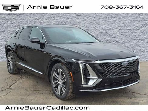 New 2025 Cadillac Lyriq Luxury image 1