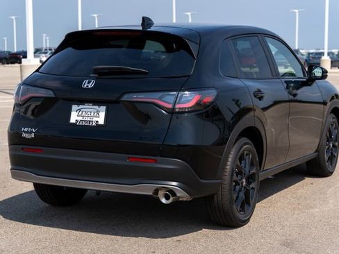 Used 2023 Honda HR-V Sport image 7