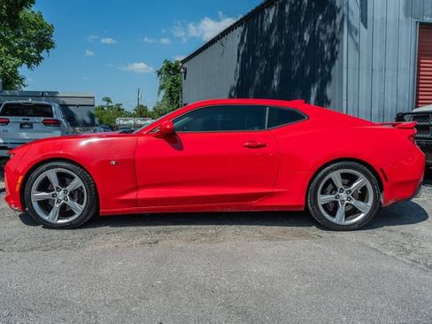 Used 2018 Chevrolet Camaro SS RWD image 3