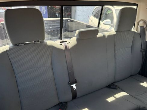 Used 2017 RAM 1500 Classic SLT AWD/4WD image 17
