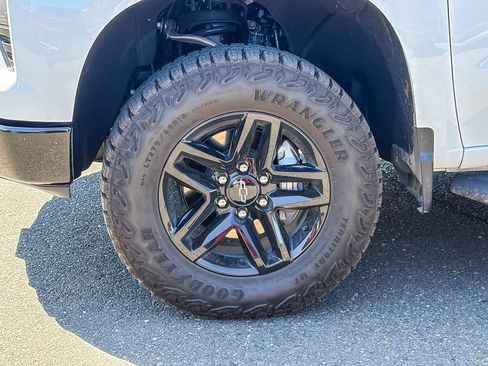 Used 2026 Chevrolet Silverado 1500 Custom Trail Boss AWD/4WD image 7