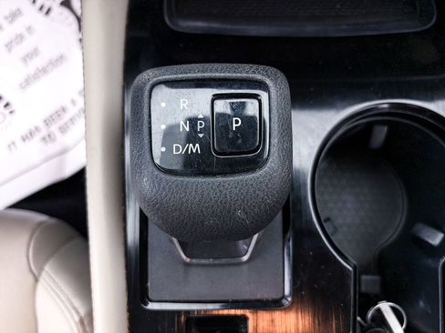 Used 2023 Nissan Rogue SL w/ SL Premium Package image 28