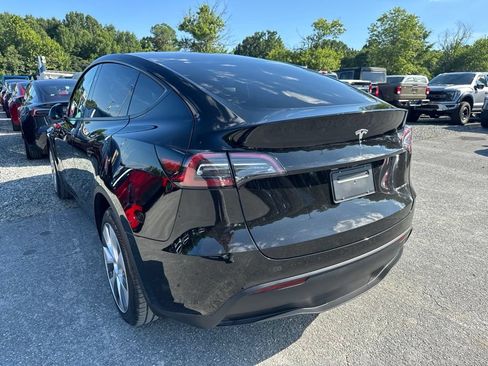 Used 2023 Tesla Model Y Long Range AWD/4WD image 6