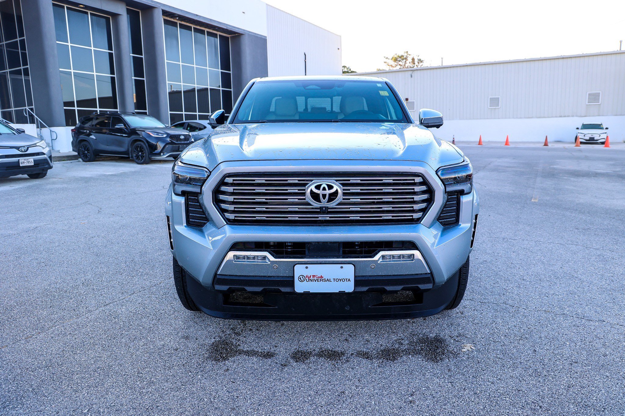 Used 2024 Toyota Tacoma Limited w/ Limited Package (LT) AWD/4WD image 3