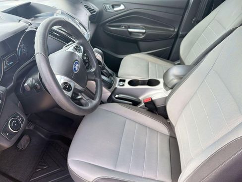 Used 2016 Ford Escape SE image 4