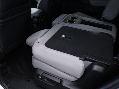 Used 2025 Honda Pilot Touring image 18