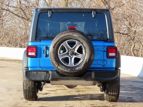 Used 2022 Jeep Wrangler Unlimited Sport image 5