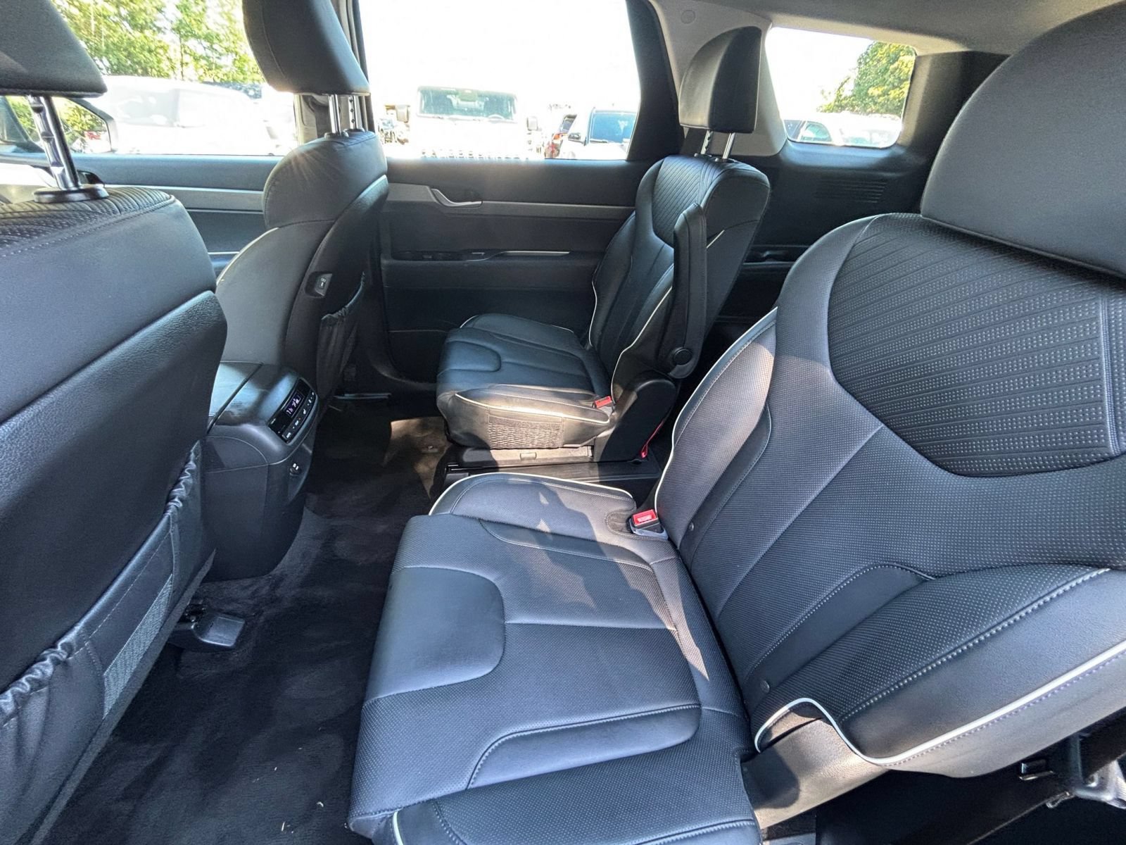 Used 2025 Hyundai Palisade SEL FWD image 28