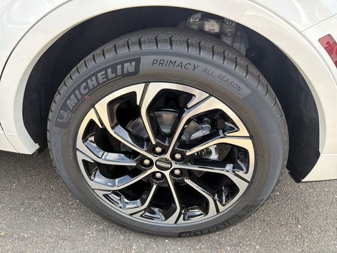 New 2026 Lincoln Nautilus Reserve image 13