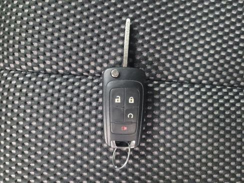 Used 2017 GMC Terrain SLE w/ Technology Package FWD image 32