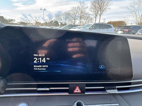 Certified 2025 Hyundai Elantra SEL image 22