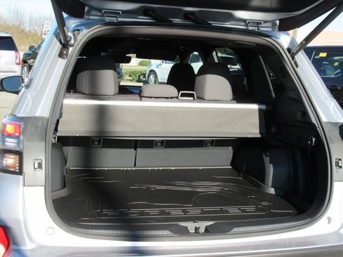 Used 2025 Subaru Forester Premium image 26