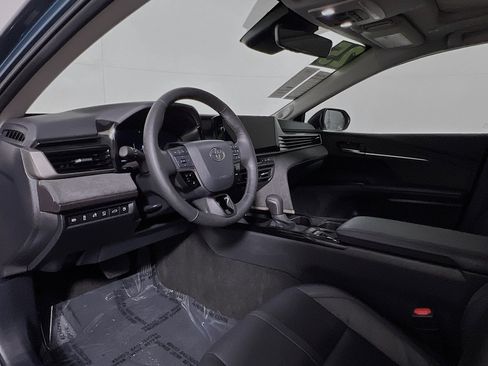 Used 2025 Toyota Camry XLE w/ Premium Plus Package FWD image 30