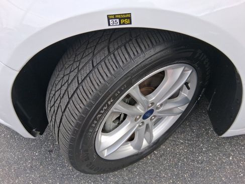 Used 2018 Ford Fusion SE w/ Equipment Group 602A FWD image 18