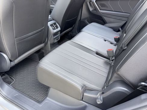 Used 2023 Volkswagen Tiguan SE R-Line image 45