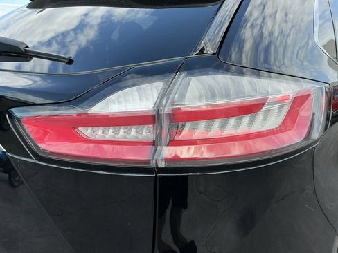 Used 2020 Ford Edge SEL image 15