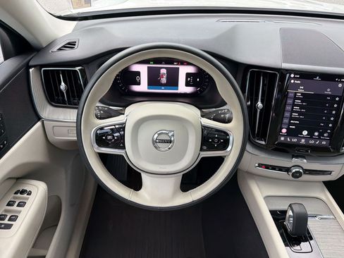 Used 2024 Volvo XC60 B5 Plus w/ Protection Package Premier AWD/4WD image 26