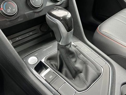 Used 2024 Volkswagen Tiguan Wolfsburg Edition image 33