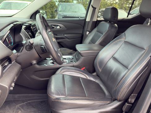 Used 2021 Chevrolet Traverse Premier w/ Redline Edition FWD image 10