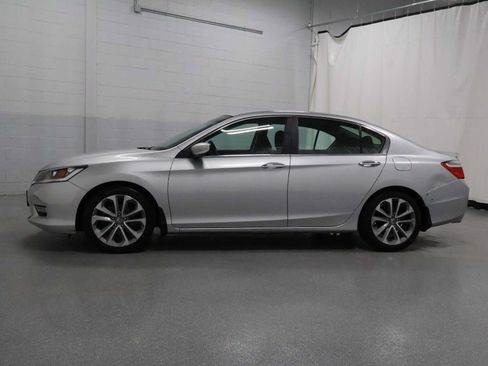 Used 2013 Honda Accord Sport image 2
