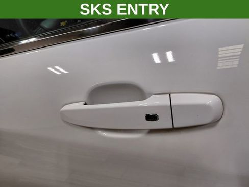 Used 2024 Chevrolet Equinox LT AWD/4WD image 9