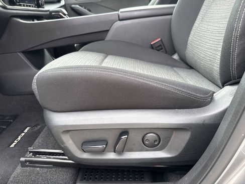 Used 2023 Nissan Rogue SV FWD image 14