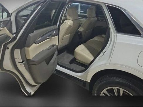 Used 2022 Cadillac XT5 Premium Luxury w/ Technology Package image 14