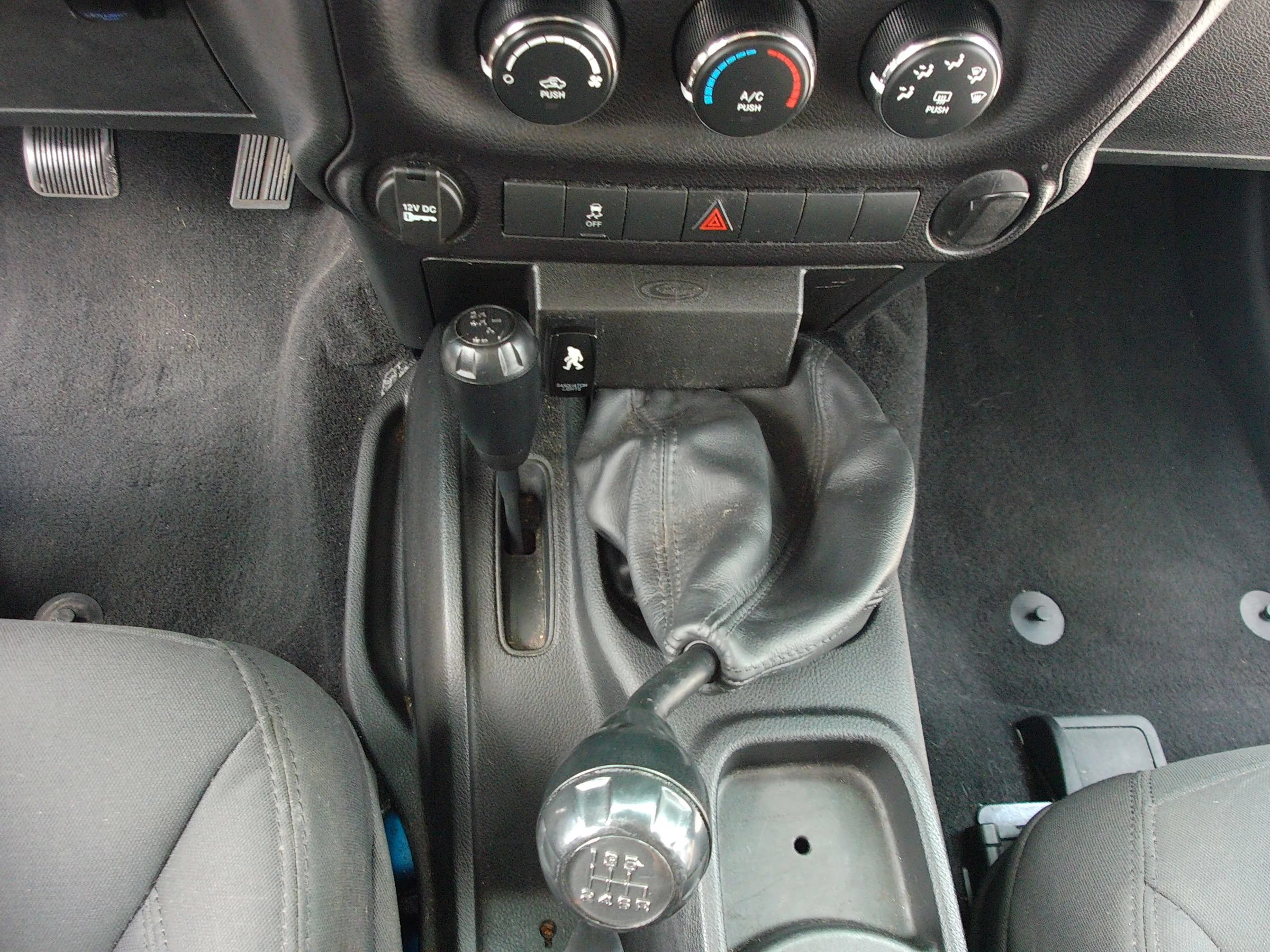 Used 2016 Jeep Wrangler Sport AWD/4WD image 19